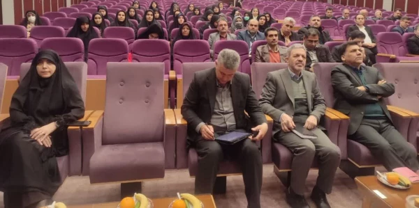  جلسه هم اندیشی توجه به افزایش کیفیت امکانات در سراهای دانشجویی و طبخ و توزیع غذا 
 3