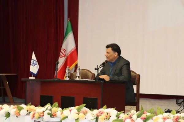  جلسه هم اندیشی توجه به افزایش کیفیت امکانات در سراهای دانشجویی و طبخ و توزیع غذا 
 4