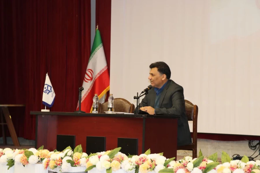  جلسه هم اندیشی توجه به افزایش کیفیت امکانات در سراهای دانشجویی و طبخ و توزیع غذا 
 4