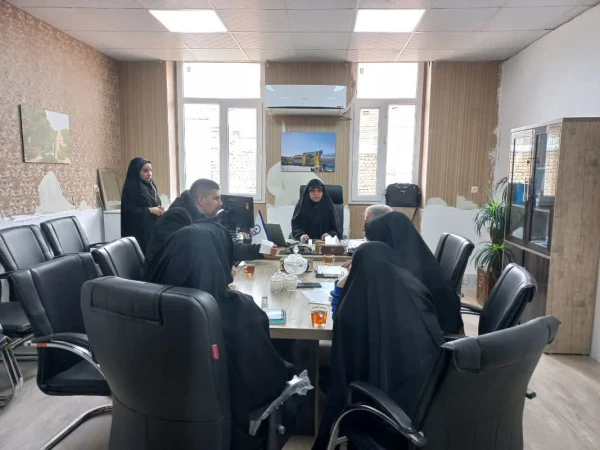 جلسه مسئولین جهت افزایش کیفیت طبخ و وضعیت سراهای دانشجویی با سرپرستان شبانه روزی و اعضای شورای صنفی