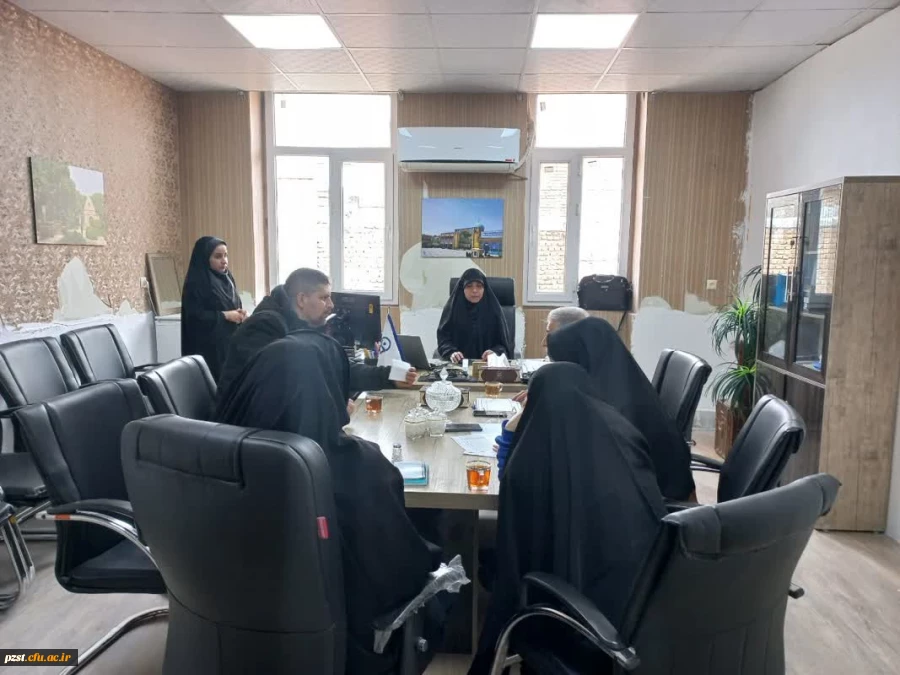 جلسه مسئولین جهت افزایش کیفیت طبخ و وضعیت سراهای دانشجویی با سرپرستان شبانه روزی و اعضای شورای صنفی