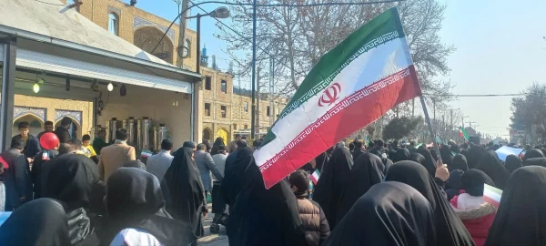 حضور پرشور مسئولان، استادان، کارمندان و دانشجویان پردیس زینبیه در راهپیمایی یوم الله ۲۲ بهمن ماه ۱۴۰۳ 4