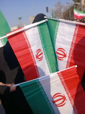 حضور پرشور مسئولان، استادان، کارمندان و دانشجویان پردیس زینبیه در راهپیمایی یوم الله ۲۲ بهمن ماه ۱۴۰۳ 6