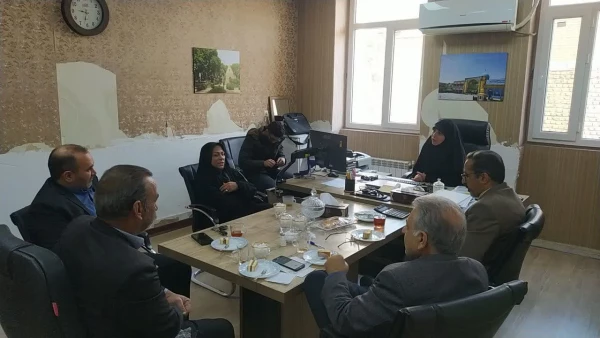 جلسه مسئولین پردیس با خیرین منطفه جهت توسعه و تجهیز پردیس 2