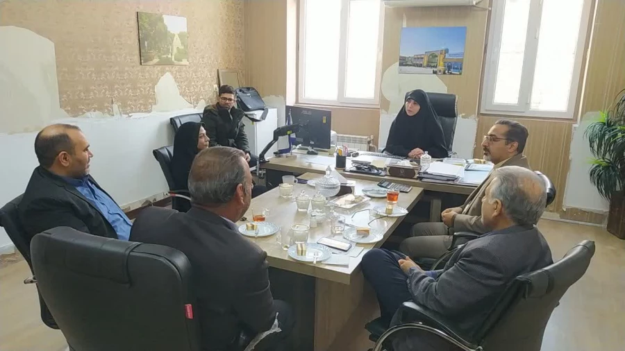 جلسه مسئولین پردیس با خیرین منطفه جهت توسعه و تجهیز پردیس 4
