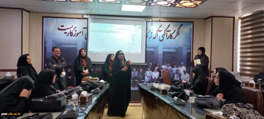 حضور  سرپرست  و مسئولان دانشگاه فرهنگیان پردیس زینبیه در مراسم تقدیم  قرآن های اهدائی از دفتر مقام معظم رهبری
 2