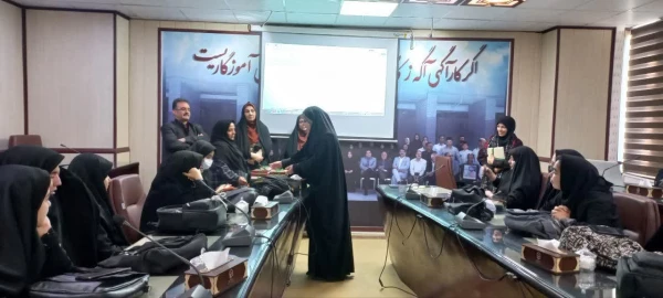 حضور  سرپرست  و مسئولان دانشگاه فرهنگیان پردیس زینبیه در مراسم تقدیم  قرآن های اهدائی از دفتر مقام معظم رهبری
 3