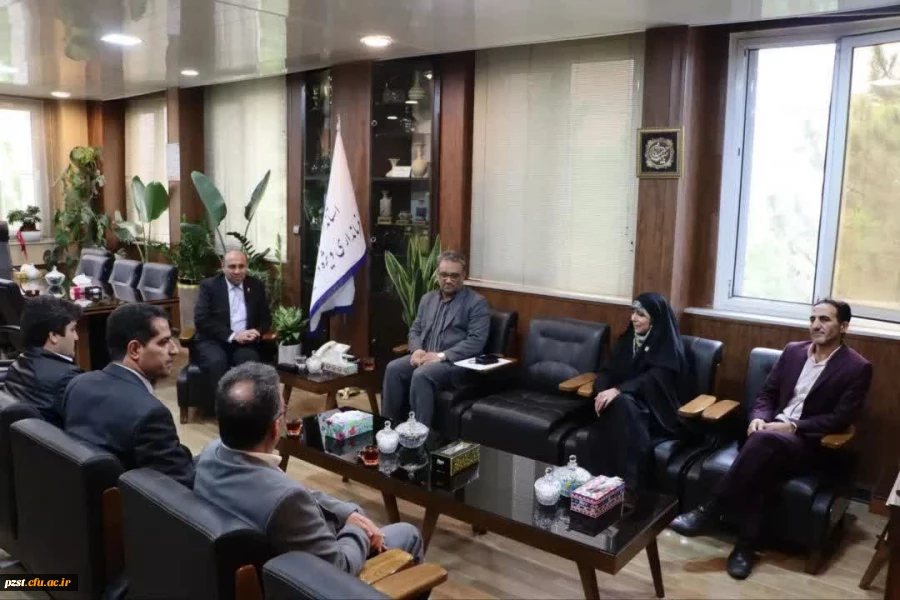 دیدار نوروزی مسئولین دانشگاه با فرمانداران شهرستان های پیشوا و ورامین 2