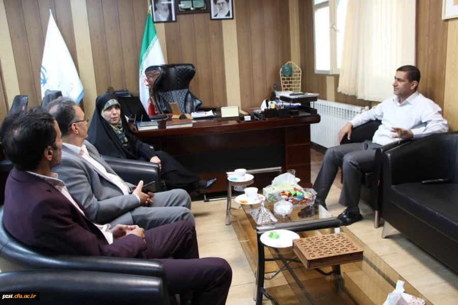 دیدار نوروزی مسئولین دانشگاه با فرمانداران شهرستان های پیشوا و ورامین 2