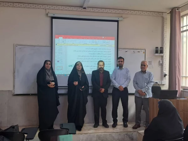 پیام تبریک و حضور سرپرست پردیس به مناسبت دهه کرامت و ولادت حضرت معصومه( س) و روز دختر در کلاس های درس 2