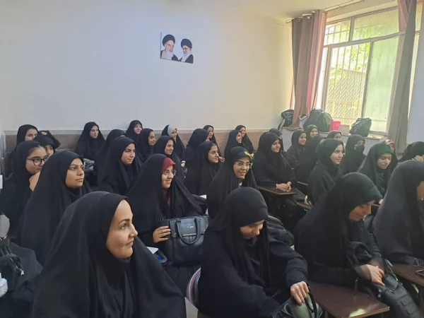 پیام تبریک و حضور سرپرست پردیس به مناسبت دهه کرامت و ولادت حضرت معصومه( س) و روز دختر در کلاس های درس 11