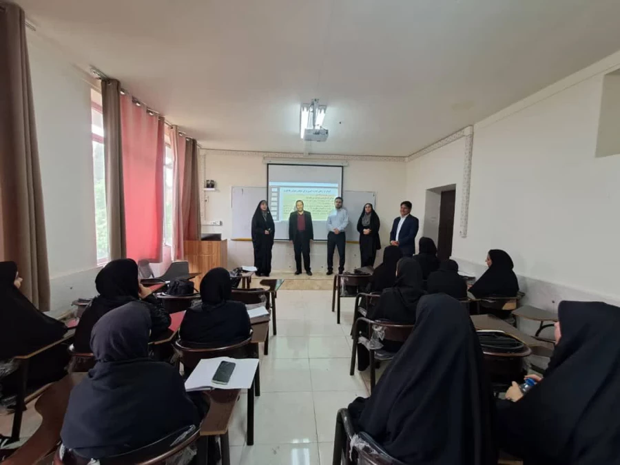 پیام تبریک و حضور سرپرست پردیس به مناسبت دهه کرامت و ولادت حضرت معصومه( س) و روز دختر در کلاس های درس 12