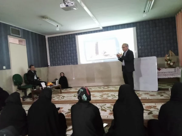 اکران اولین  فیلم از شب های فیلمی در پردیس زینبیه در هفته سراها 2