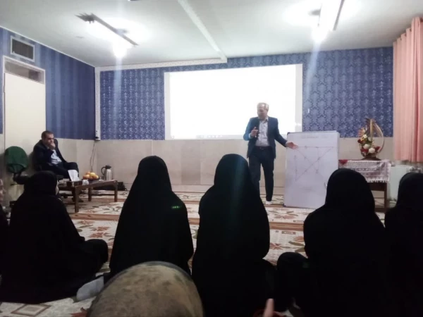 اکران اولین  فیلم از شب های فیلمی در پردیس زینبیه در هفته سراها 3