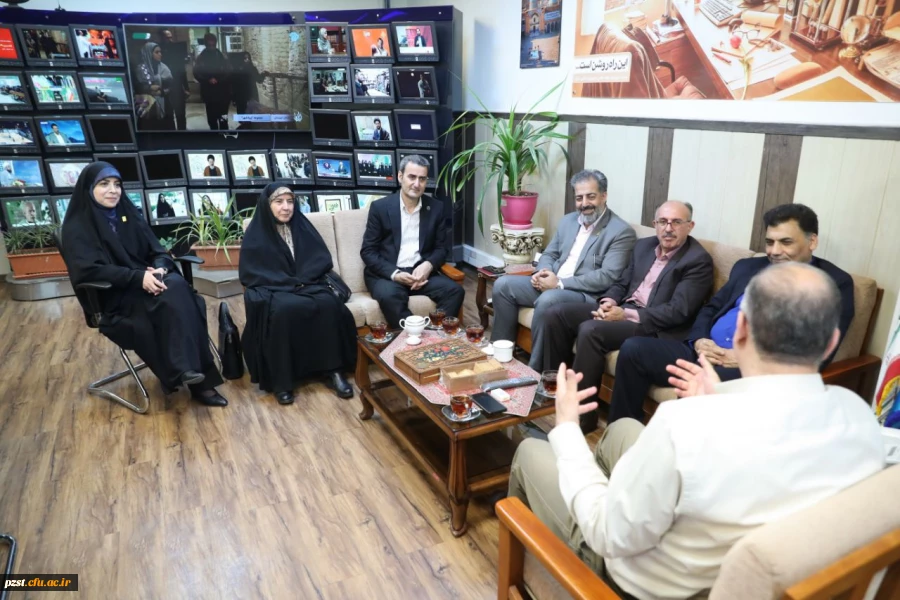 بازدید رئیس دانشگاه فرهنگیان استان تهران، معاونان و رئیس پردیس زینبیه از روابط عمومی رسانه ملی 4