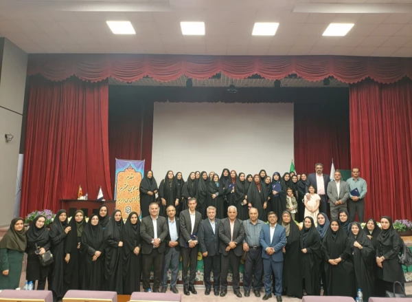 تقدیر و تشکر  دکتر ایوب ابراهیمی رئیس مرکز نظارت و ارزیابی و تضمین کیفیت دانشگاه فرهنگیان از عوامل فرآیند ارزیابی 2