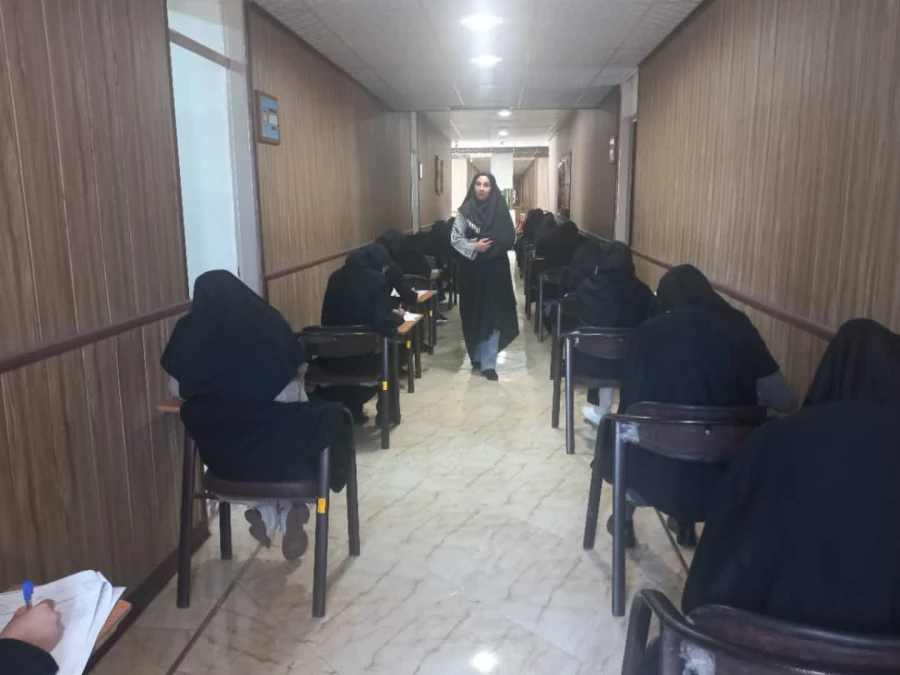 بازدید دکتر برهانی سرپرست پردیس از اولین روز برگزاری امتحانات پایان نیمسال اول سال تحصیلی