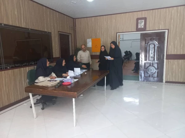 بازدید دکتر برهانی سرپرست پردیس از اولین روز برگزاری امتحانات پایان نیمسال اول سال تحصیلی