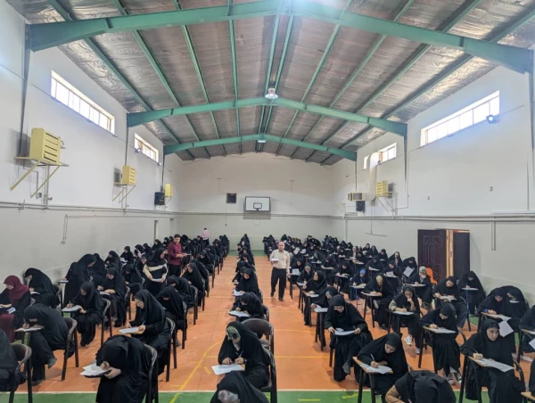 بازدید کارشناس مسئولان دانشگاه فرهنگیان استان تهران از روند برگزاری دومین روز امتحانات پردیس زینبیه 5