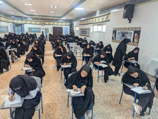 بازدید کارشناس مسئولان دانشگاه فرهنگیان استان تهران از روند برگزاری دومین روز امتحانات پردیس زینبیه 6