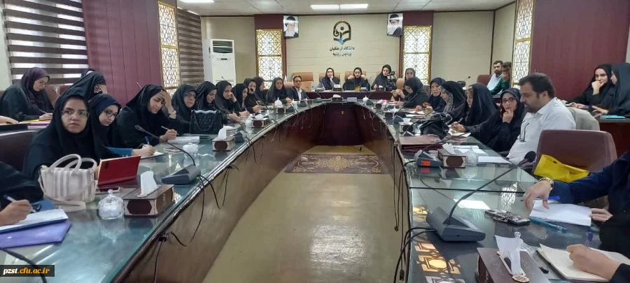 دوره توانمندسازی و دانش افزایی استادان راهنمای کارورزی ۳
 2