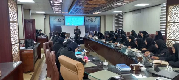 دوره توانمندسازی و دانش افزایی استادان راهنمای کارورزی ۳
 3