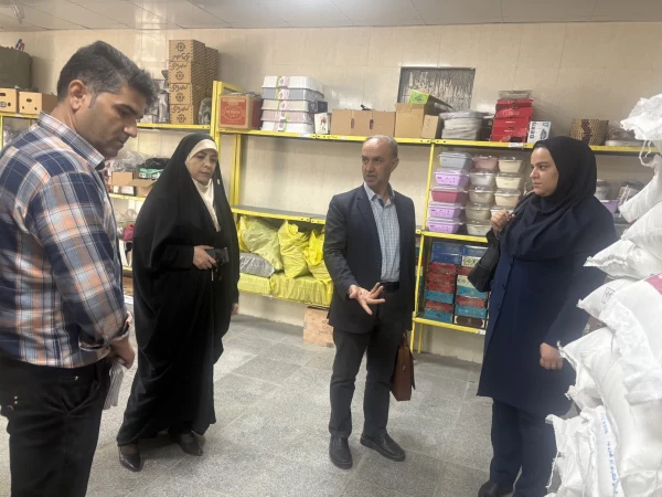 بازدید مسئولان استانی از انبار ملزومات و مواد غذایی پردیس زینبیه 3