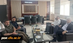 جلسه بررسی زیرساخت های نصب پنل های خورشیدی پردیس زینبیه با پیمانکار وابسته به اداره برق شهرستان 2