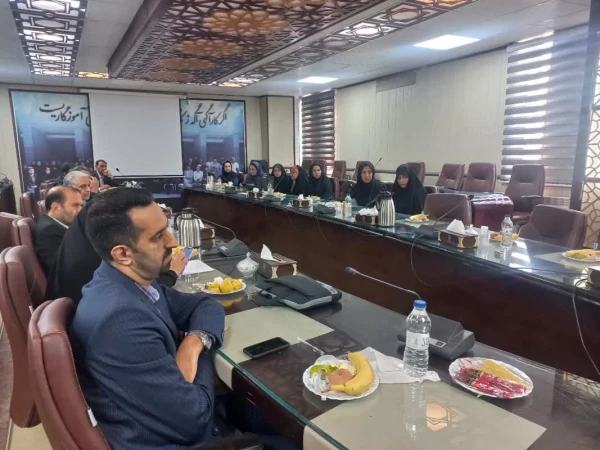 نشست صمیمانه معاونت آموزشی و تحصیلات تکمیلی دانشگاه فرهنگیان با اساتید موظف پردیس زینبیه 3