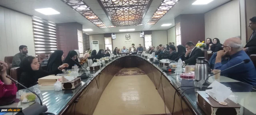 رونمایی از کتاب نویسندگان بومی شهرستان پیشوا با همکاری دانشگاه فرهنگیان پردیس زینبیه 5