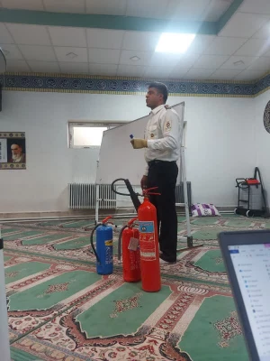 برگزاری کارگاه تخصصی «آموزش ایمنی و سلامت» با همکاری سازمان آتش نشانی در پردیس زینبیه 3