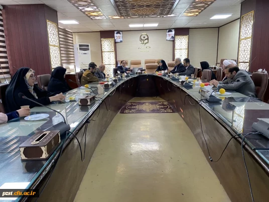 نشست تخصصی مسئولان پردیس با اعضای هیات علمی