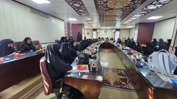 به مناسبت هفته کتاب و کتابخوانی برگزار شد
نشست بررسی کتاب با سفیران دهه شصت 3