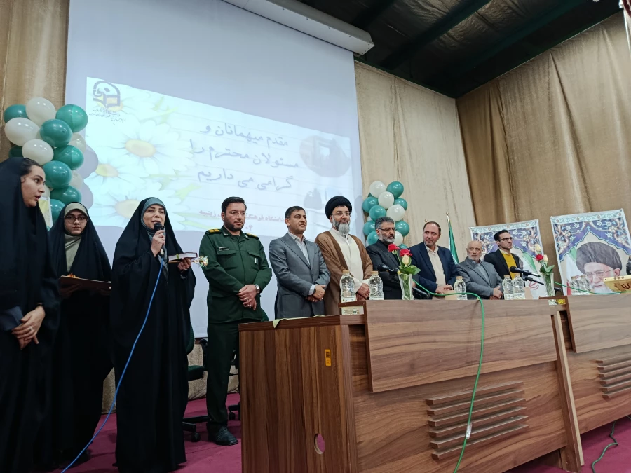 برگزاری مراسم پرشکوه روز دانشجو در پردیس زینبیه 5