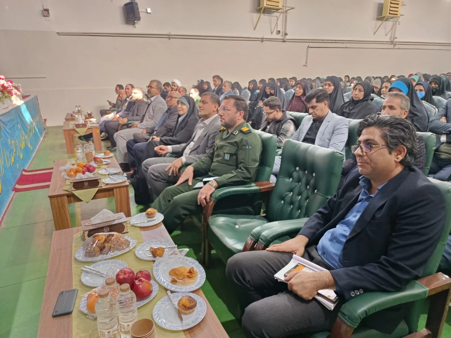 برگزاری مراسم پرشکوه روز دانشجو در پردیس زینبیه 6