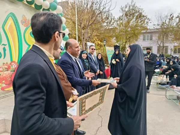 برگزاری مراسم باشکوه روز دانشجو در پردیس زینبیه 13