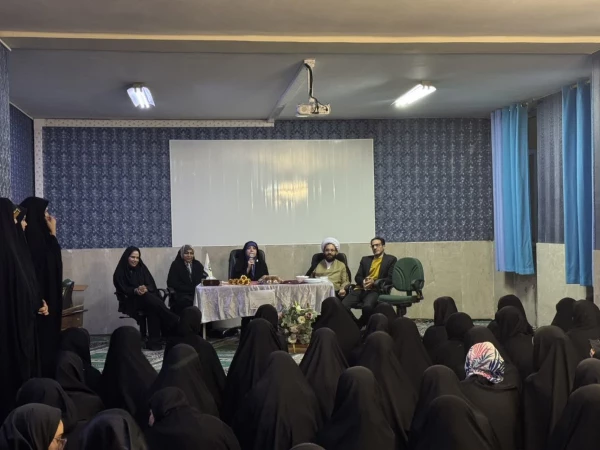 نشست صمیمانه ای در سرای دانشجویی به مناسبت میلاد با سعادت حضرت فاطمه (س) و روز زن  2