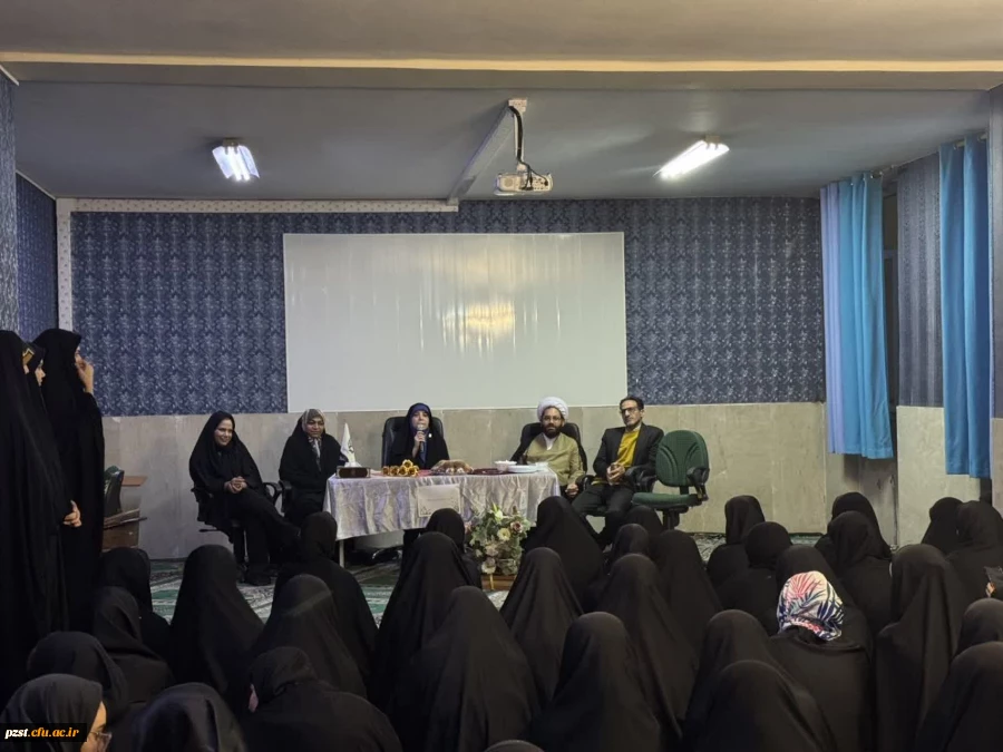 نشست صمیمانه ای در سرای دانشجویی به مناسبت میلاد با سعادت حضرت فاطمه (س) و روز زن  2