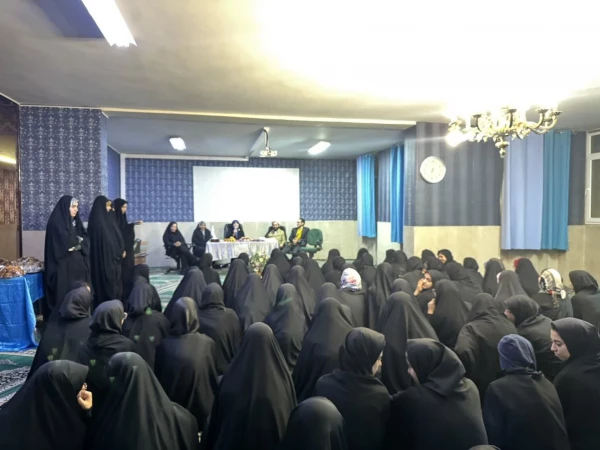 نشست صمیمانه ای در سرای دانشجویی به مناسبت میلاد با سعادت حضرت فاطمه (س) و روز زن  2