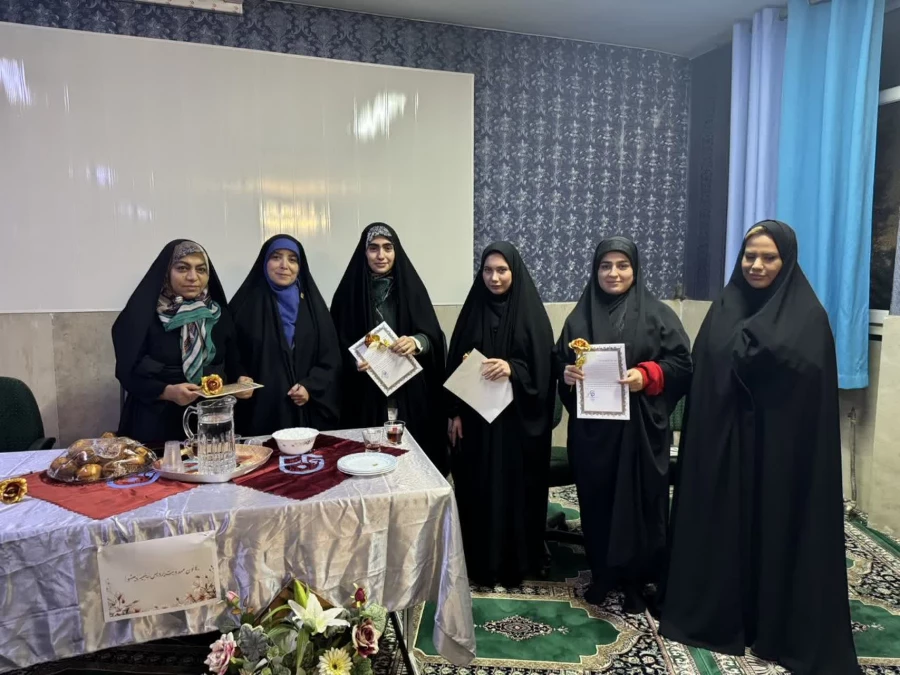 نشست صمیمانه ای در سرای دانشجویی به مناسبت میلاد با سعادت حضرت فاطمه (س) و روز زن  3