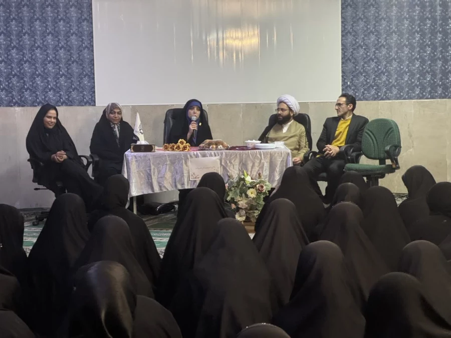 نشست صمیمانه ای در سرای دانشجویی به مناسبت میلاد با سعادت حضرت فاطمه (س) و روز زن  6