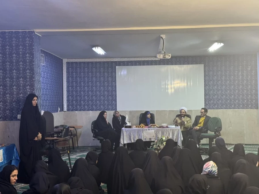 نشست صمیمانه ای در سرای دانشجویی به مناسبت میلاد با سعادت حضرت فاطمه (س) و روز زن  8