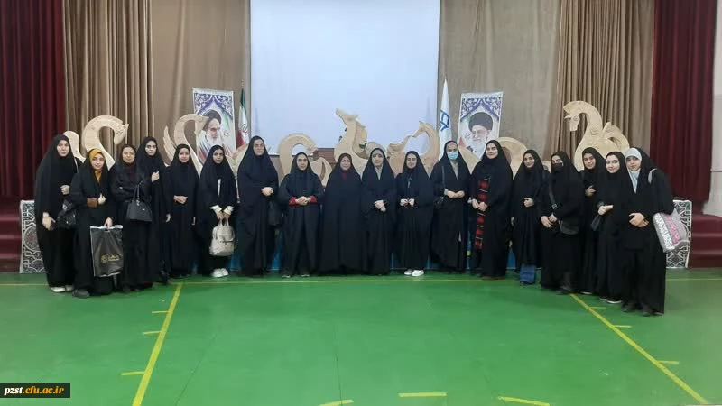 برگزاری نمایشگاه آثار پژوهشی، هنری و دست سازه های خلاقانه و اندیشه محور استادان و دانشجویان 4