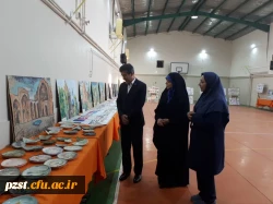 بازدید مسئولین از  نمایشگاه آثار پژوهشی، هنری و دست سازه های خلاقانه و اندیشه محور استادان و دانشجویان 5