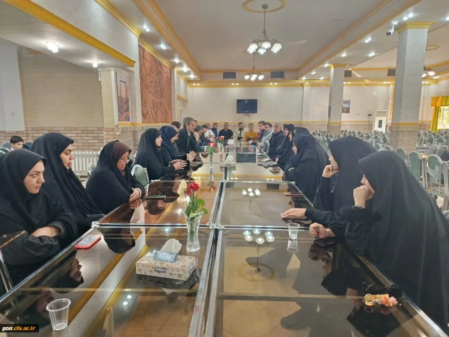 نشست صمیمانه معاونان حوزه مالی ـ اداری و پژوهش دانشگاه فرهنگیان استان تهران با همکاران زینبیه 3