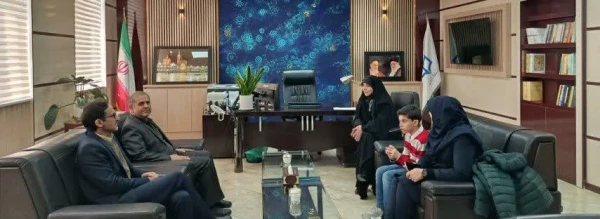 نشست صمیمانه معاونان حوزه مالی ـ اداری و پژوهش دانشگاه فرهنگیان استان تهران با همکاران زینبیه 5