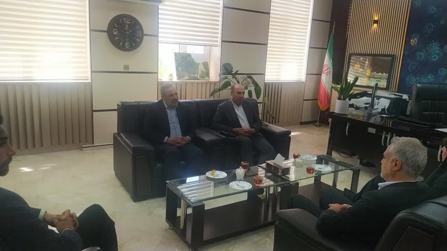 حضور فرماندار شهرستان ورامین در پردیس زینبیه و تبریک به مناسبت هفته معلم  3