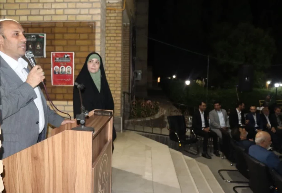 نشست صمیمانه به مناسبت نکوداشت دهه ی سرآمدی آموزش و گرامیداشت مقام شامخ معلم و استاد
