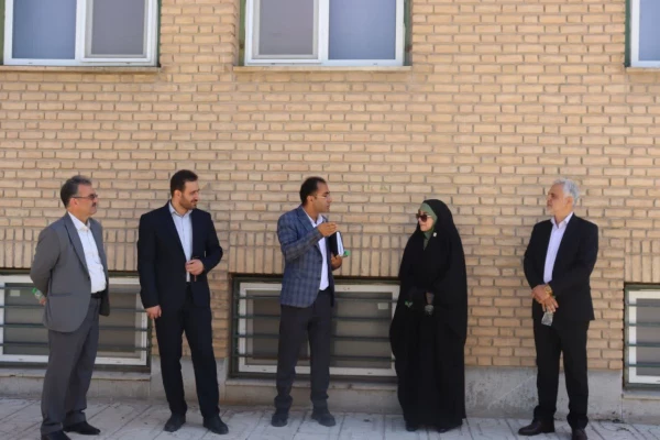  بازدید میدانی کمیته عمران دانشگاه فرهنگیان استان تهران از هر دو مجموعه پردیس زینبیه با هدف ارتقاء کمی و کیفی حوزه های آموزشی و رفاهی 
 3