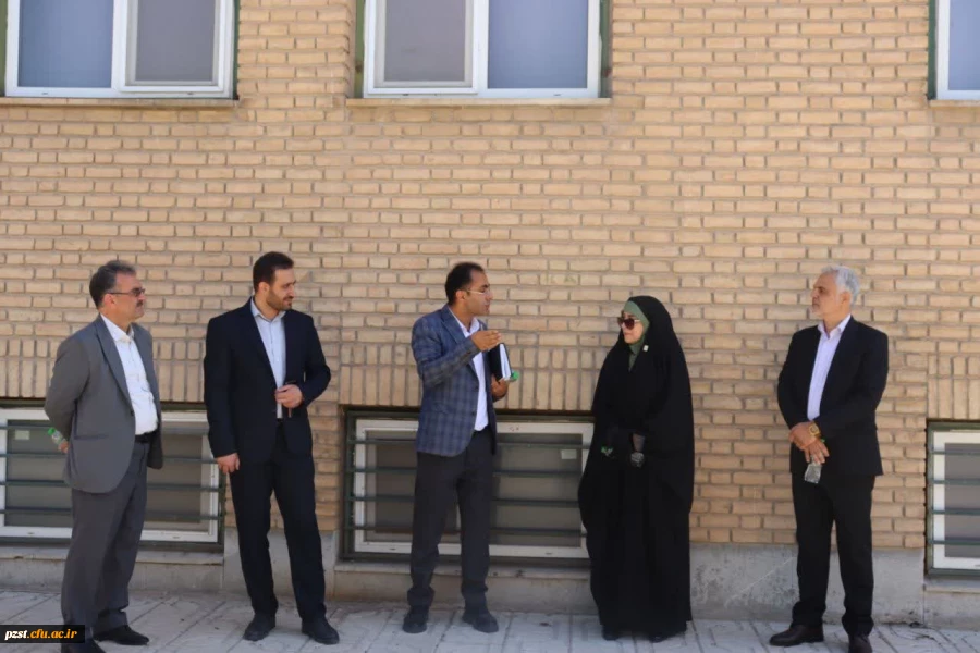  بازدید میدانی کمیته عمران دانشگاه فرهنگیان استان تهران از هر دو مجموعه پردیس زینبیه با هدف ارتقاء کمی و کیفی حوزه های آموزشی و رفاهی 
 3